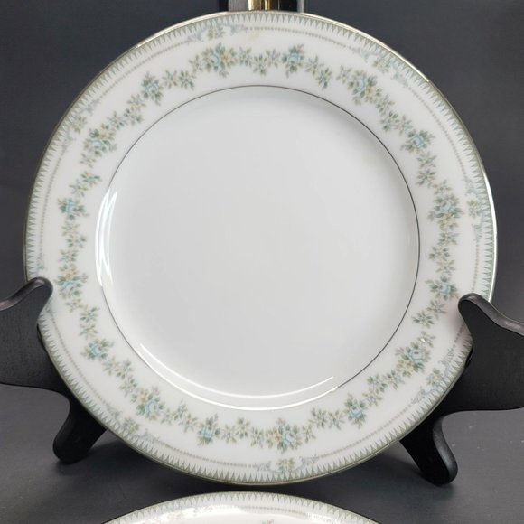 Noritake Norwood Salad Lunch Plates Set of 2 Pretty Floral 8.25" CR161 - Picture 2 of 6